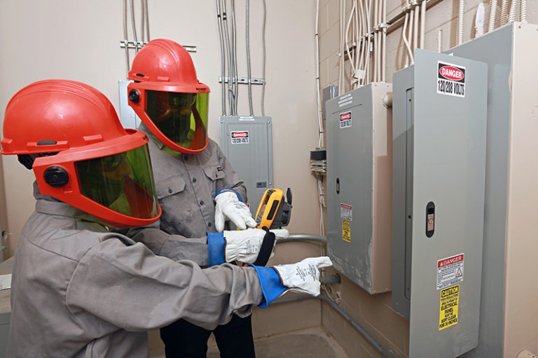 Six Keys to NFPA 70E® Training Electrical Safety in the Workplace
